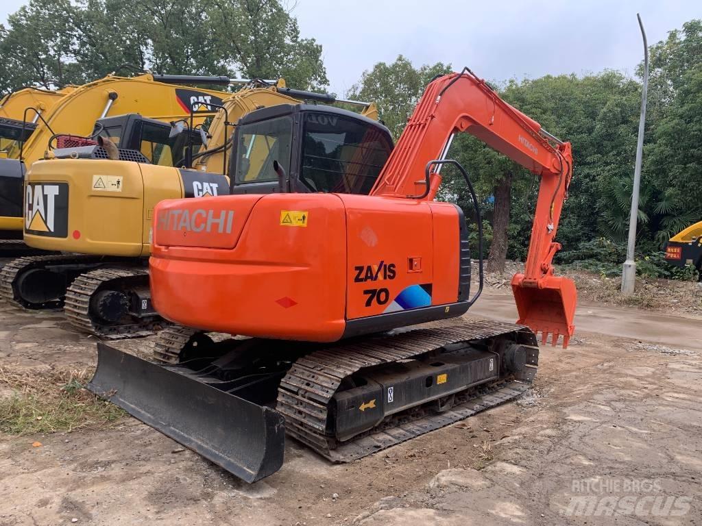 Hitachi Zaxis 70 Гусеничні екскаватори