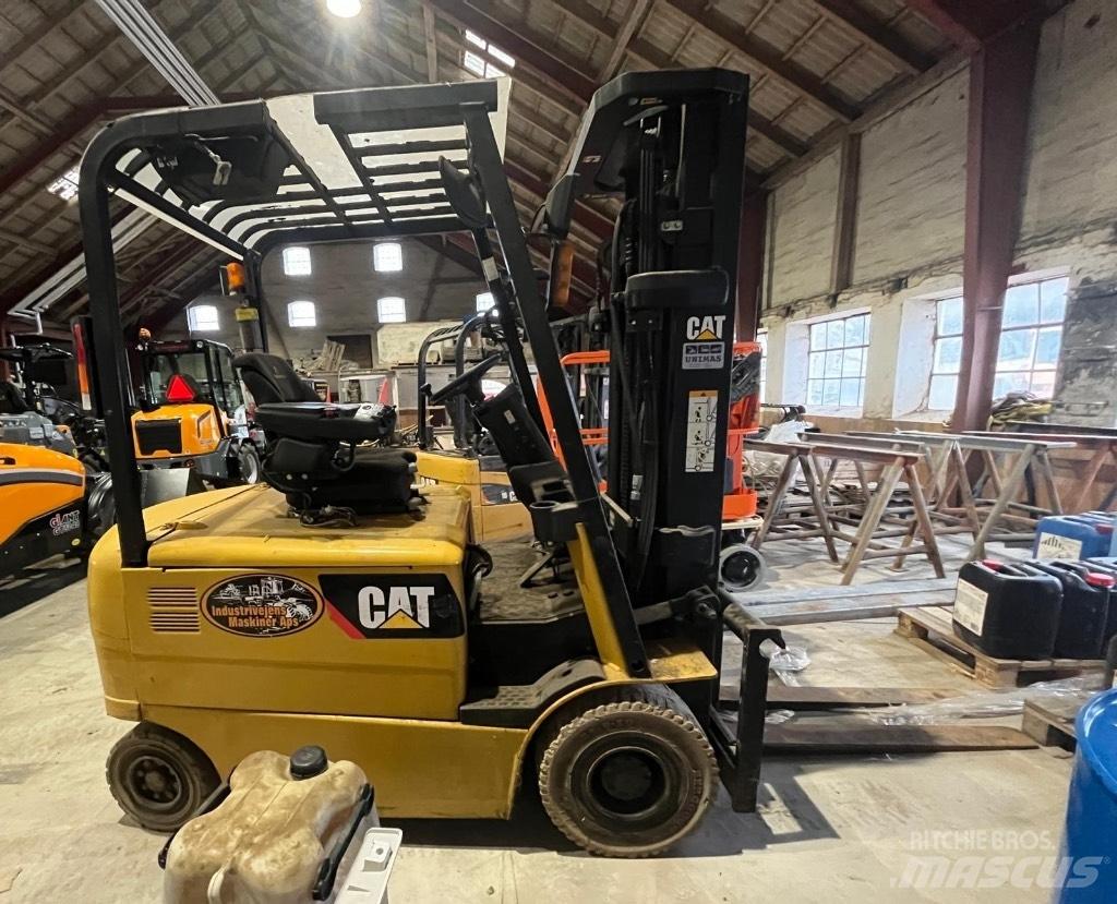 CAT EP 25 Електронавантажувачі