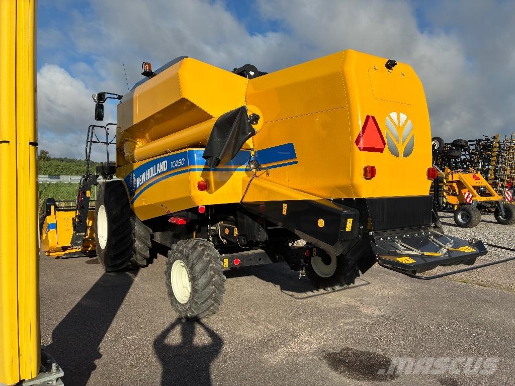 New Holland Tc 4.90 Зернозбиральні комбайни