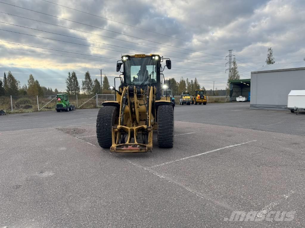 CAT 926M Фронтальні навантажувачі