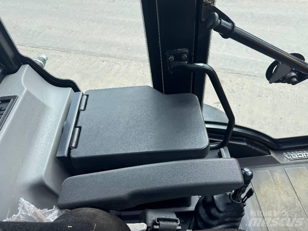 JCB TM 320 S Телескопічний навантажувач