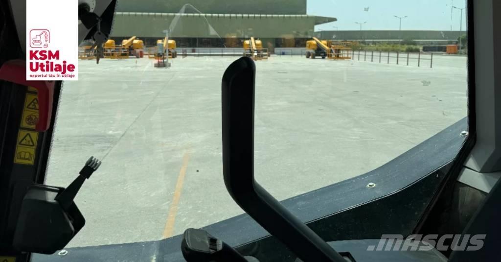 JCB 205 Міні-навантажувачі
