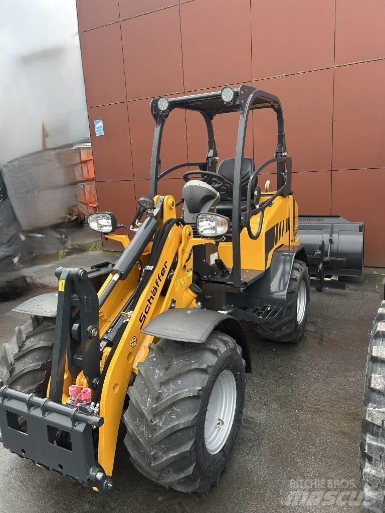 Schäffer 2445S Міні-навантажувачі