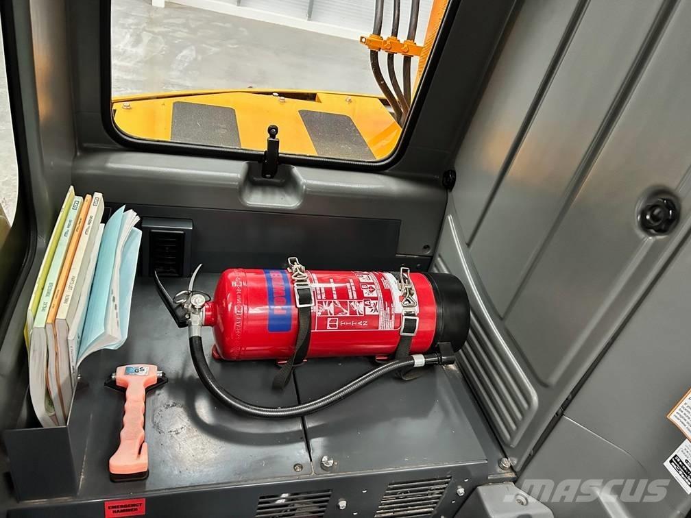 Kato CR-130Ri автокрани