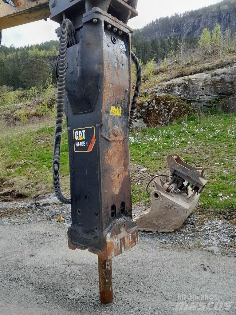 CAT H140ES Плуги