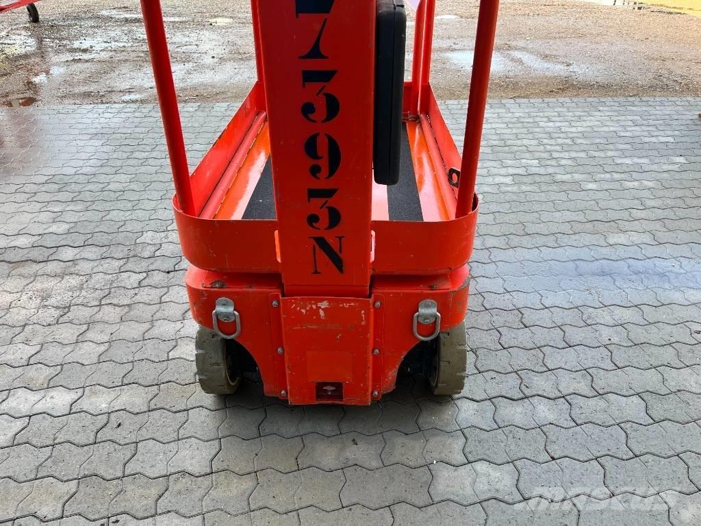 Snorkel TM 12 Вертикальні щоглові підйомники