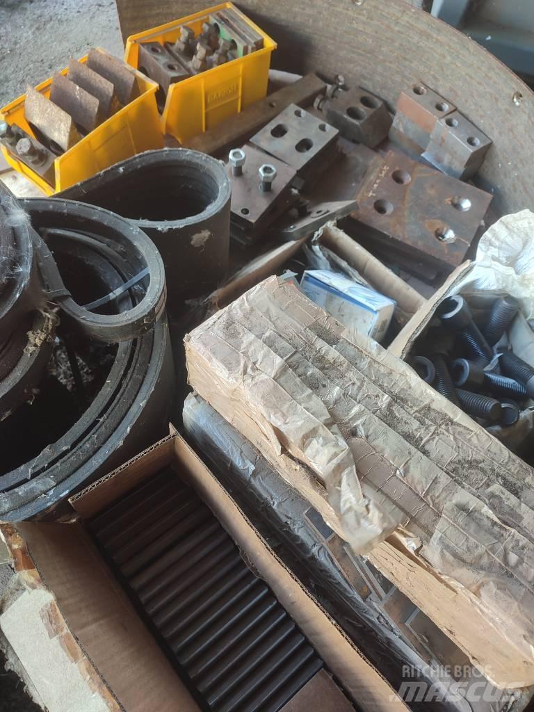 JENZ 561 Подрібнювачі деревини