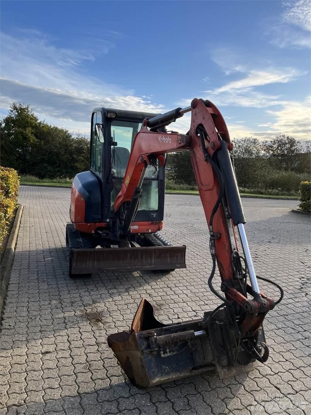 Kubota U27-4 GL HI Міні-екскаватори < 7т