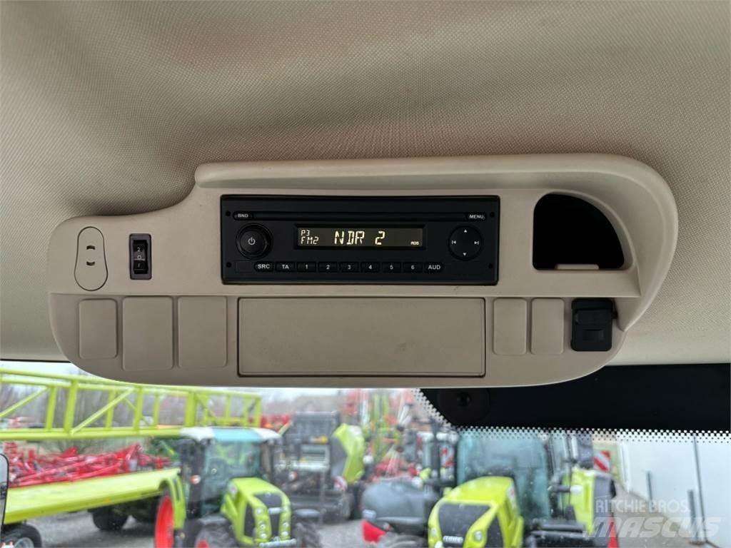 John Deere 6195R Трактори
