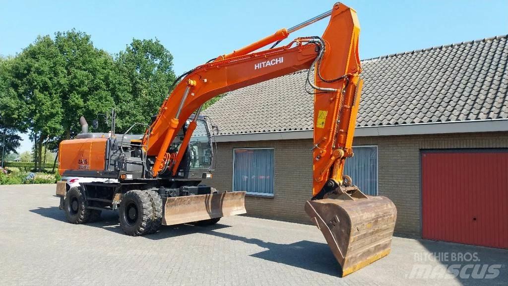 Hitachi ZX220W-5B Колісні екскаватори