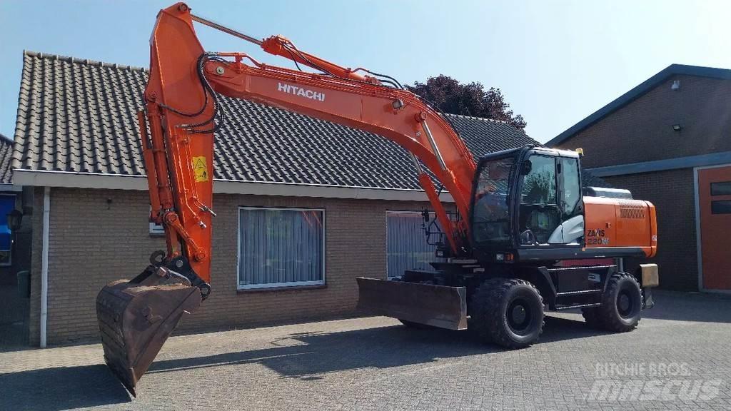 Hitachi ZX220W-5B Колісні екскаватори