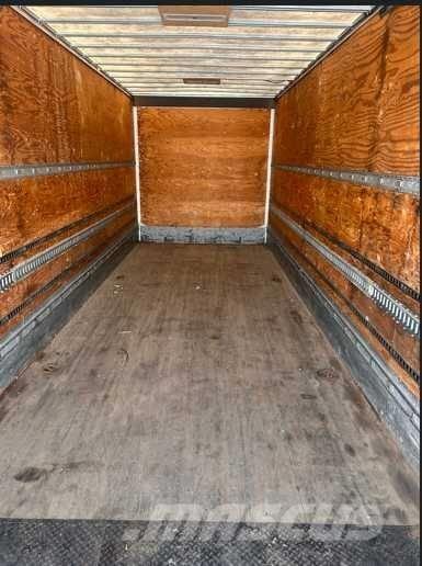 Freightliner M2-112 Фургони