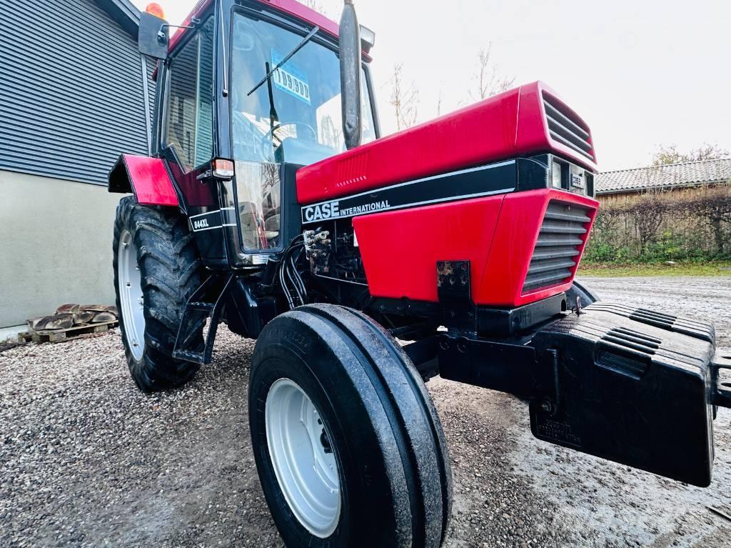 CASE 844 XL Трактори