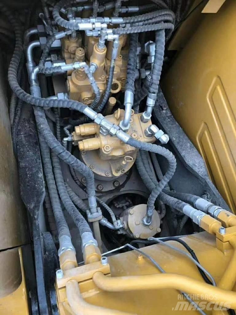Sany SY 135 C Гусеничні екскаватори