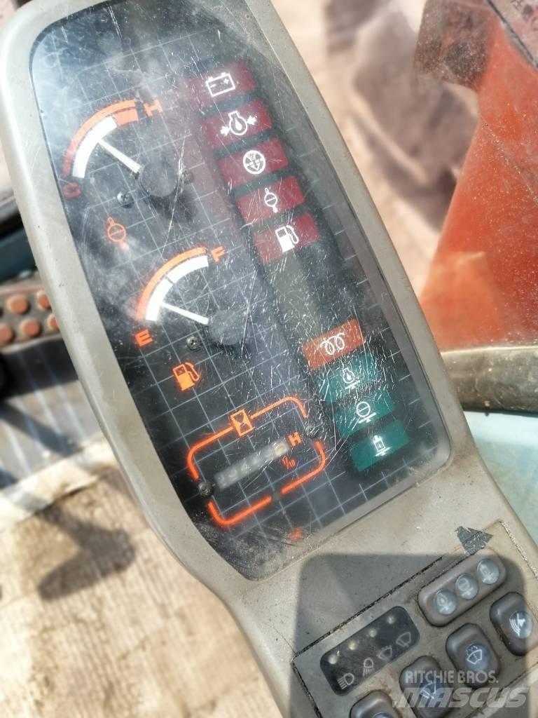 Hitachi EX 120 -3 Гусеничні екскаватори