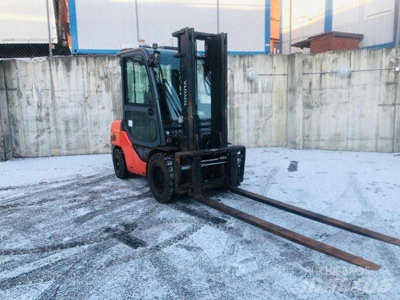 Toyota 52-8 FD JF 35 Дизельні навантажувачі