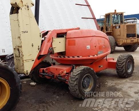 JLG AJ 600 Компактні самохідні стрілові підйомники