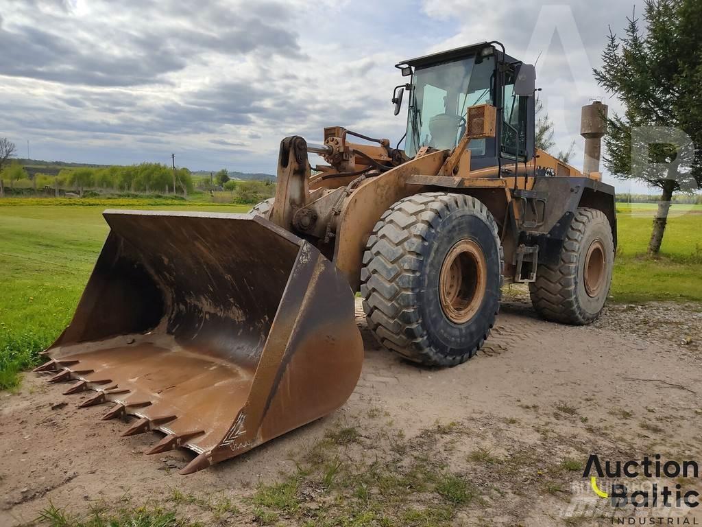 CASE 821 C Фронтальні навантажувачі