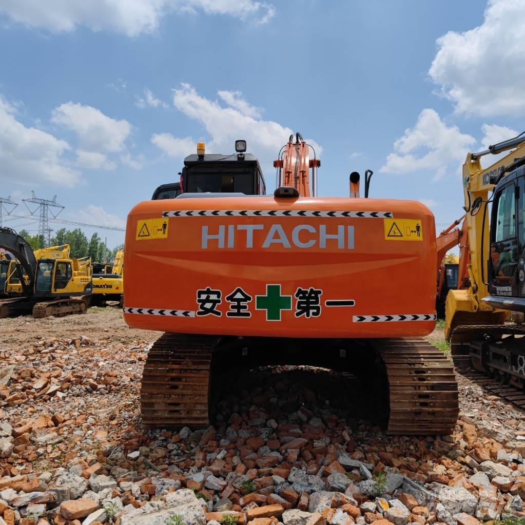 Hitachi ZX 200 Гусеничні екскаватори
