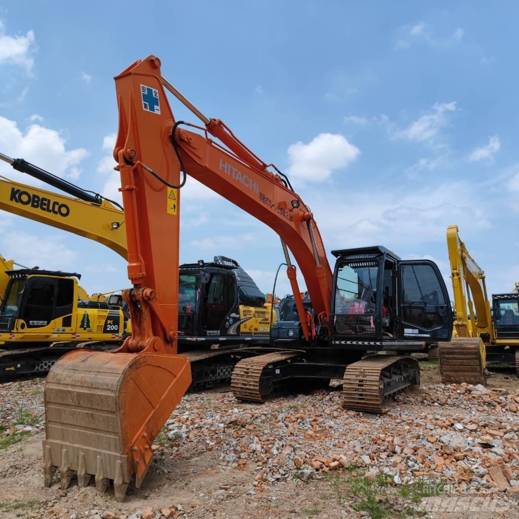 Hitachi ZX 200 Гусеничні екскаватори