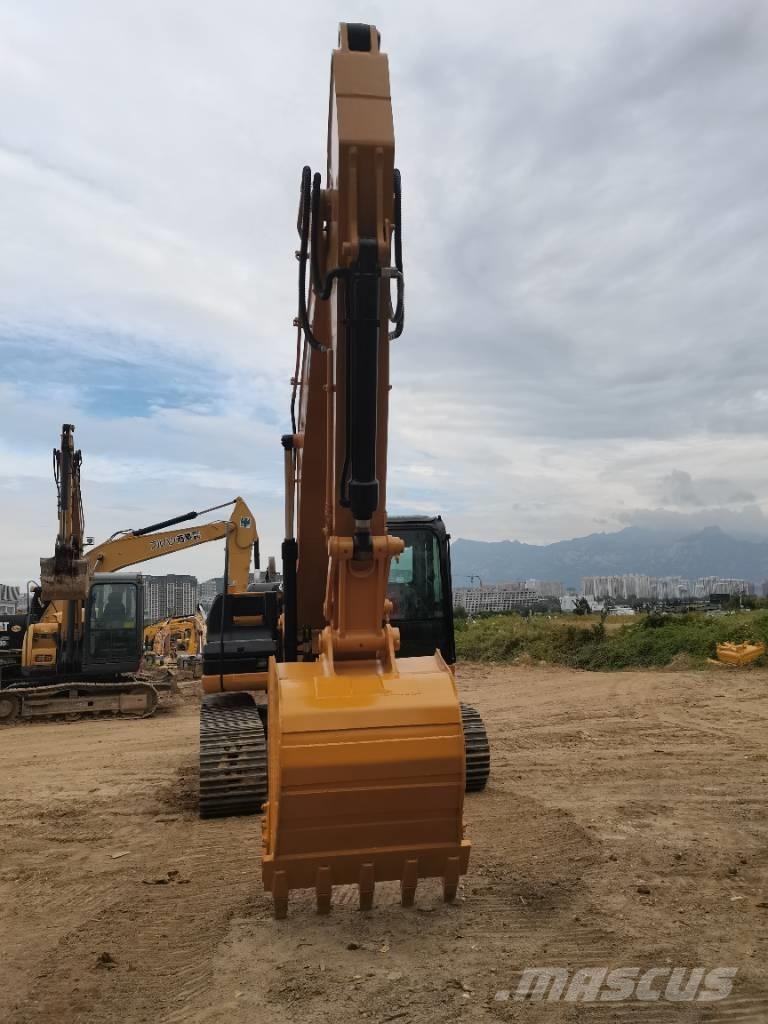 CAT CAT 320D Гусеничні екскаватори