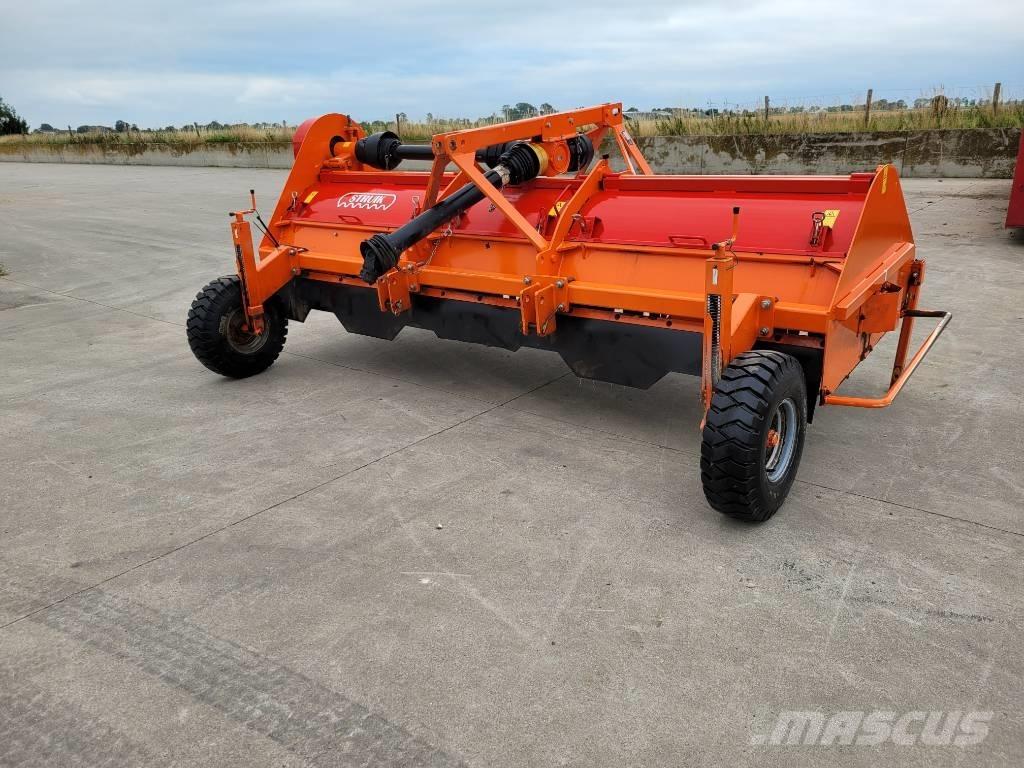 Struik L4LKFA75 видаляють бадилля