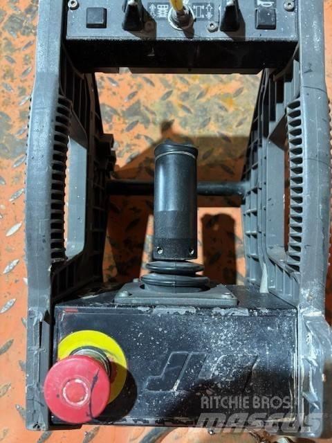 JLG ES3246 Підйомники-ножиці