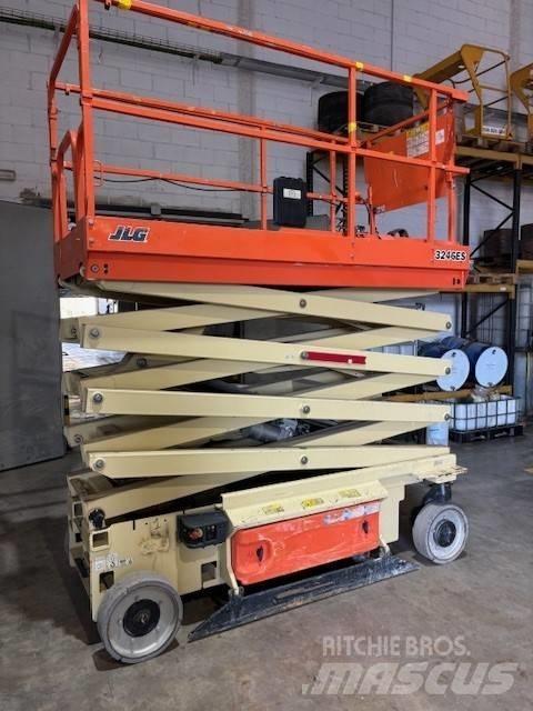 JLG ES3246 Підйомники-ножиці