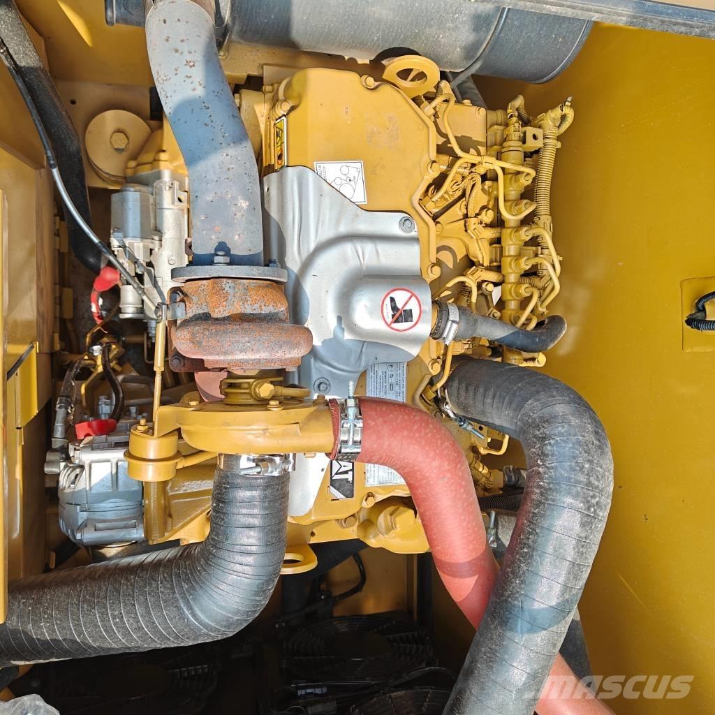 CAT 320GC Гусеничні екскаватори