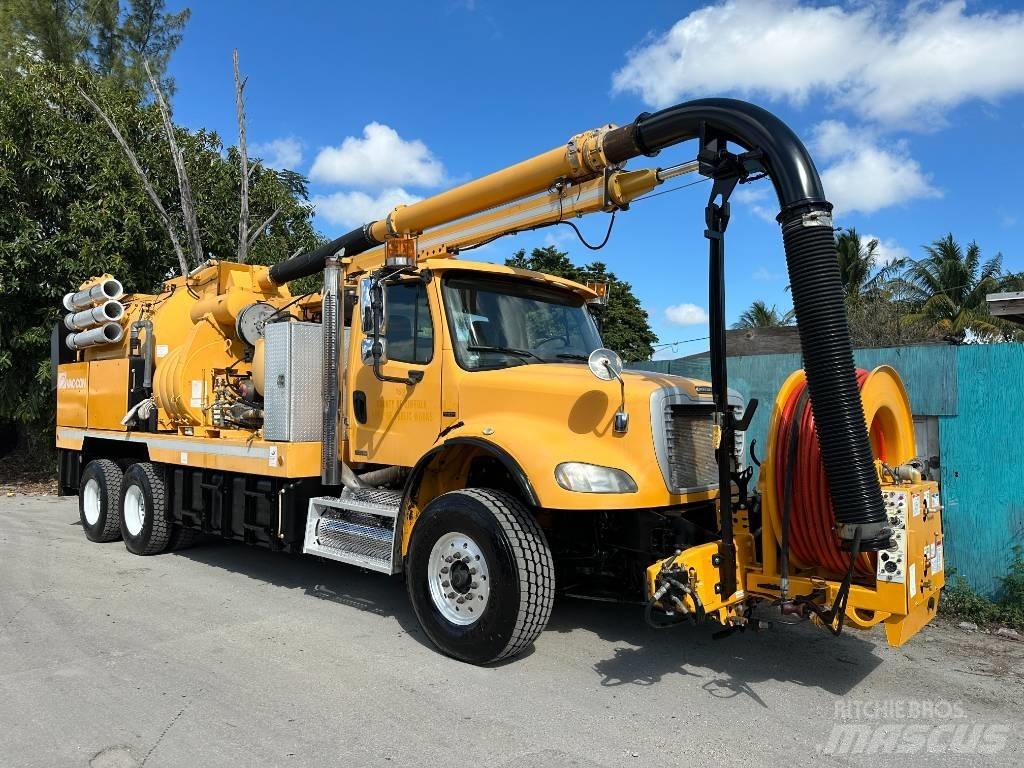 Freightliner M2 Комбі/Вакуумні вантажівки