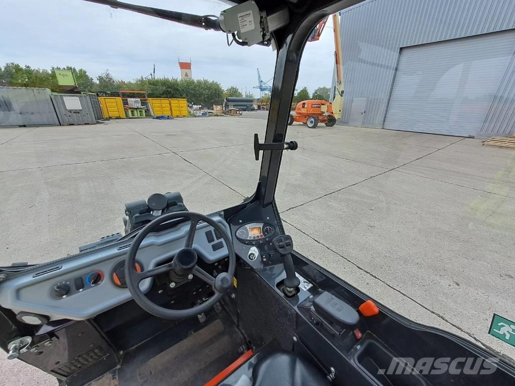 Bobcat L28 Фронтальні навантажувачі