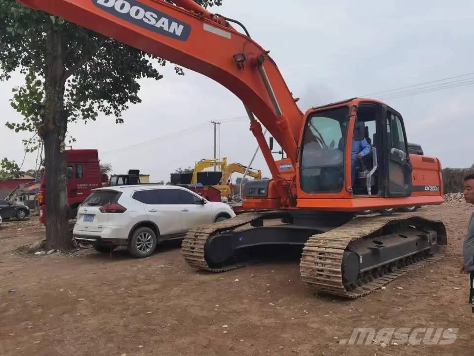 Doosan DX300LC Гусеничні екскаватори