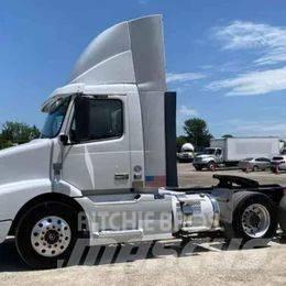 Volvo VNL 64T200 Тягачі