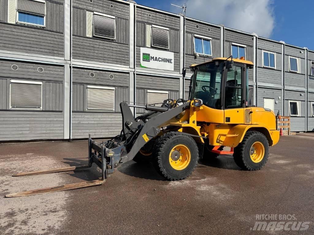 Volvo L 30 GS Фронтальні навантажувачі
