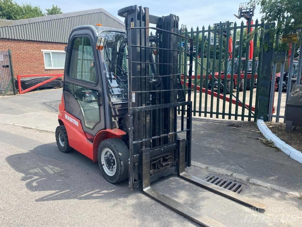 Manitou Mi25D Дизельні навантажувачі