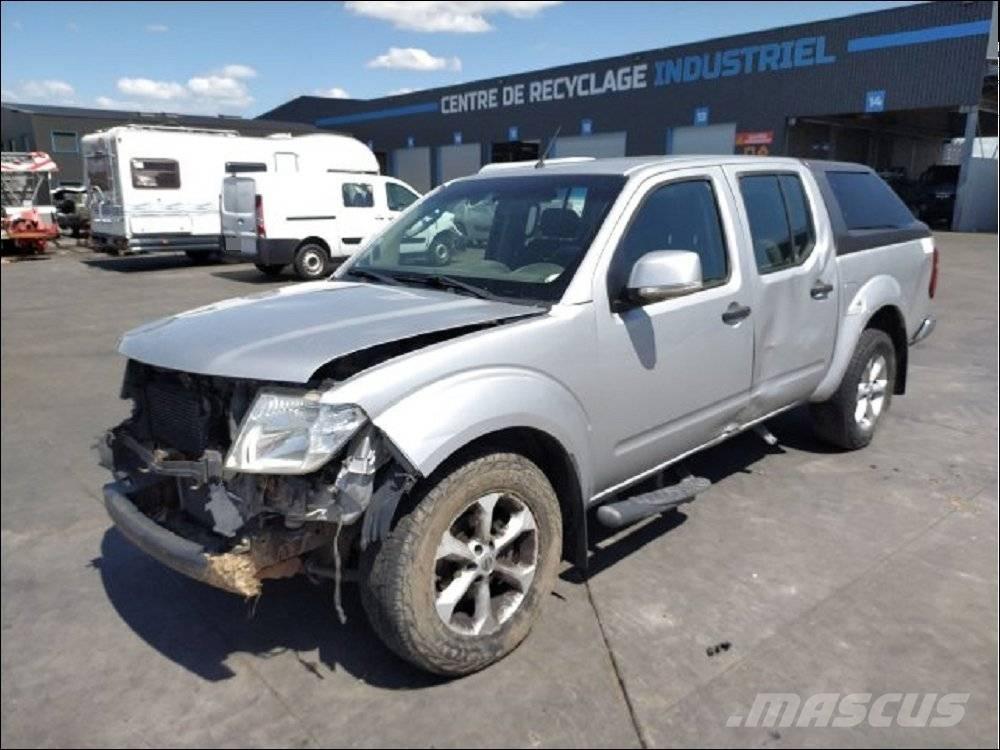 Nissan Navara 1 Пікапи / Бічне розвантаження