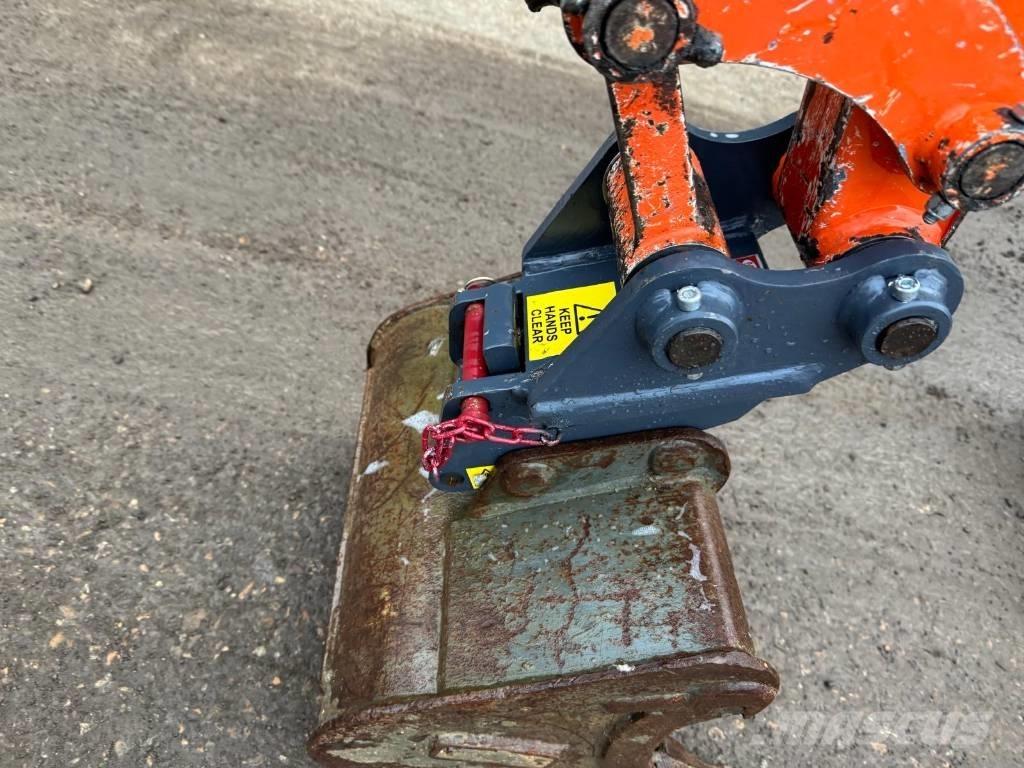 Hitachi ZX19U-5A Міні-екскаватори < 7т