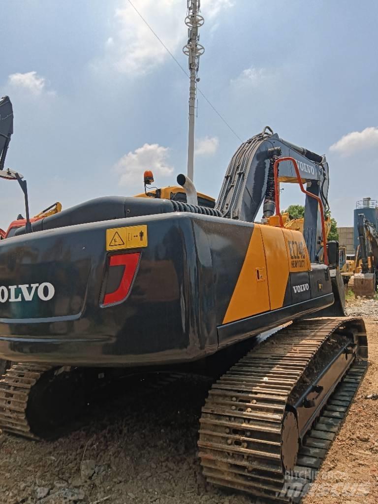 Volvo EC 240 Гусеничні екскаватори