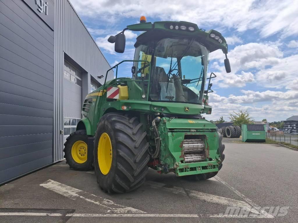 John Deere 7300 i Кормозбиральні комбайни