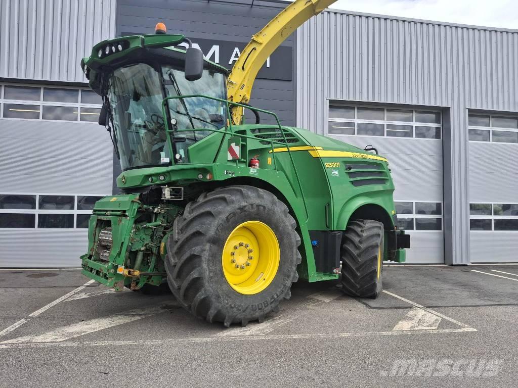 John Deere 7300 i Кормозбиральні комбайни