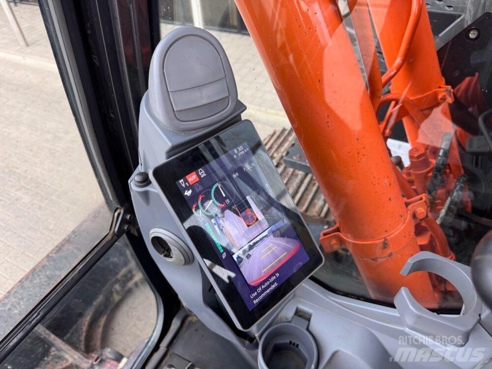 Hitachi ZX135USBL-7 Гусеничні екскаватори