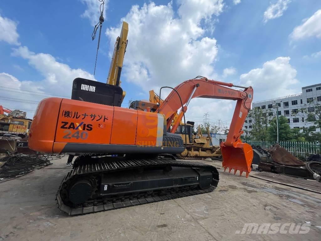 Hitachi ZX 240 Гусеничні екскаватори