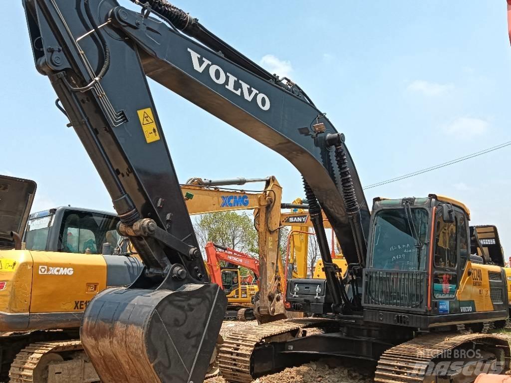 Volvo EC 240 Гусеничні екскаватори