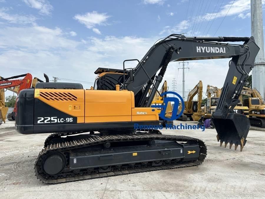Hyundai 225LC-9S Гусеничні екскаватори