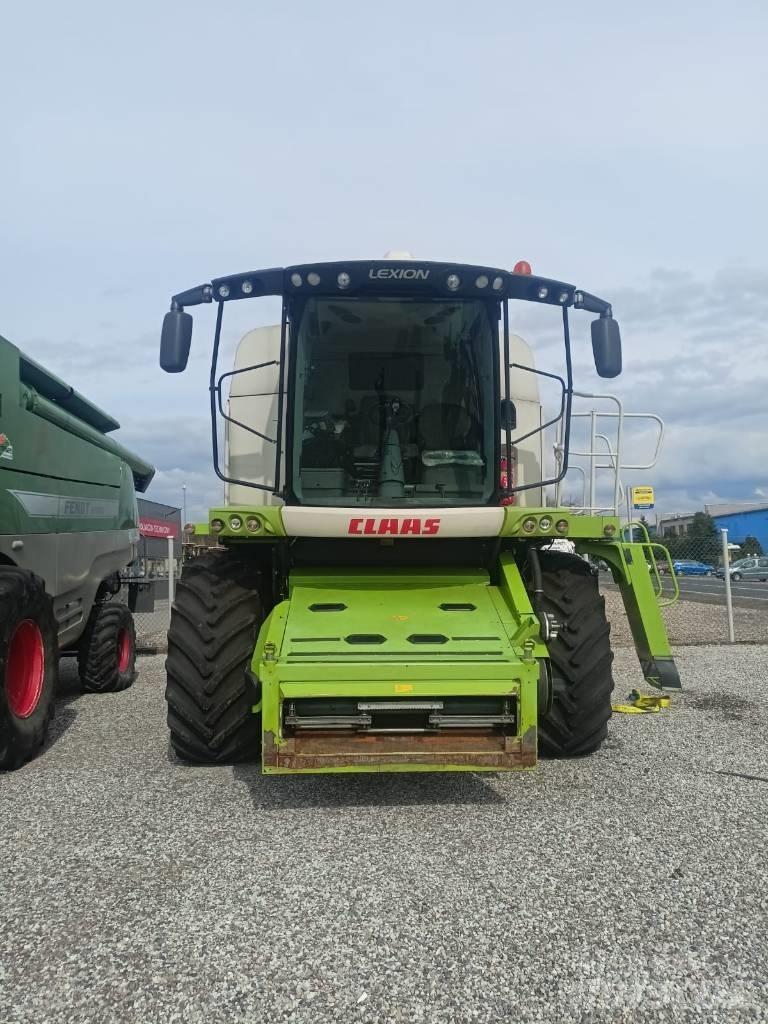 CLAAS Lexion 670 Зернозбиральні комбайни