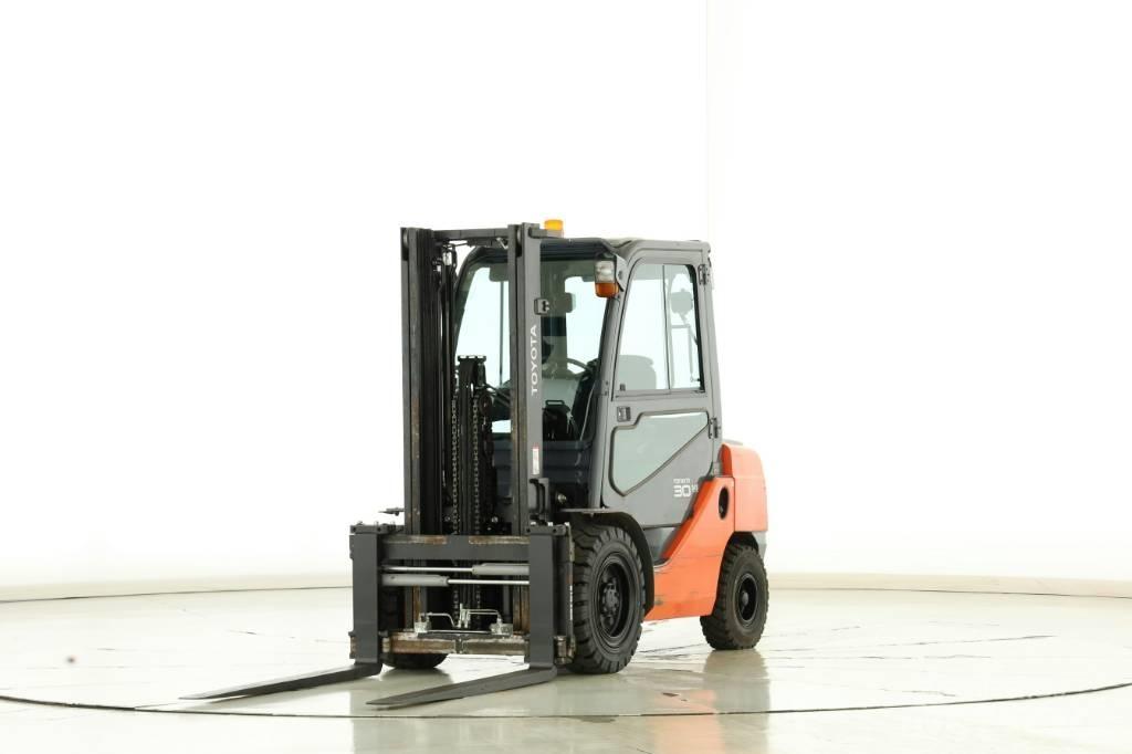 Toyota 02-8-FDF-30 Дизельні навантажувачі
