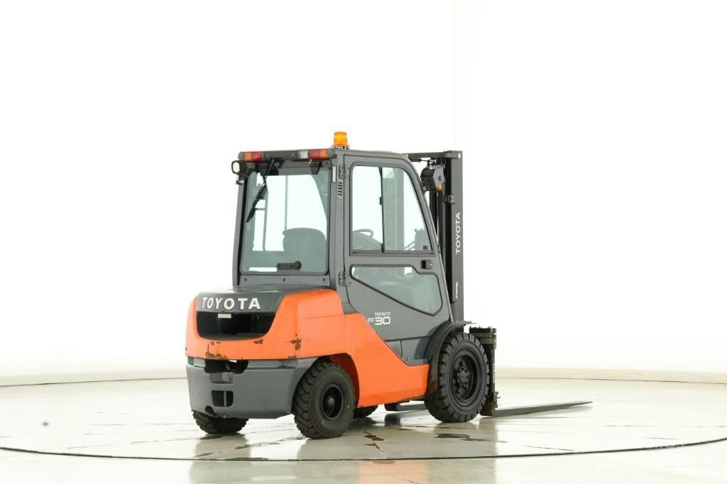 Toyota 02-8-FDF-30 Дизельні навантажувачі