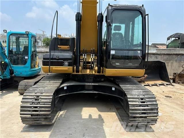CAT 320 D Гусеничні екскаватори
