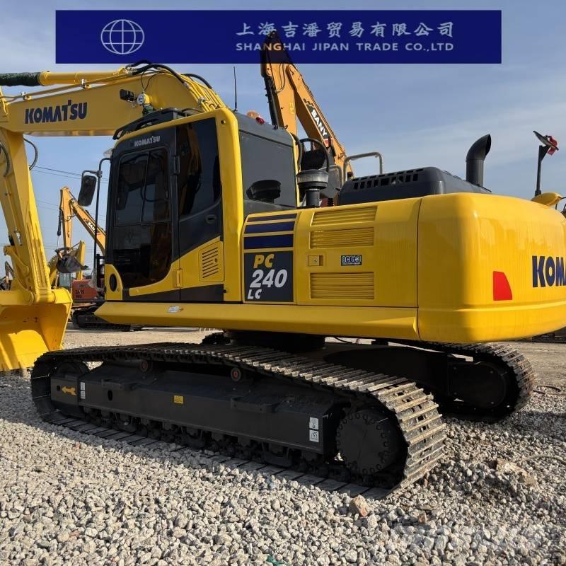 Komatsu PC 240 Гусеничні екскаватори
