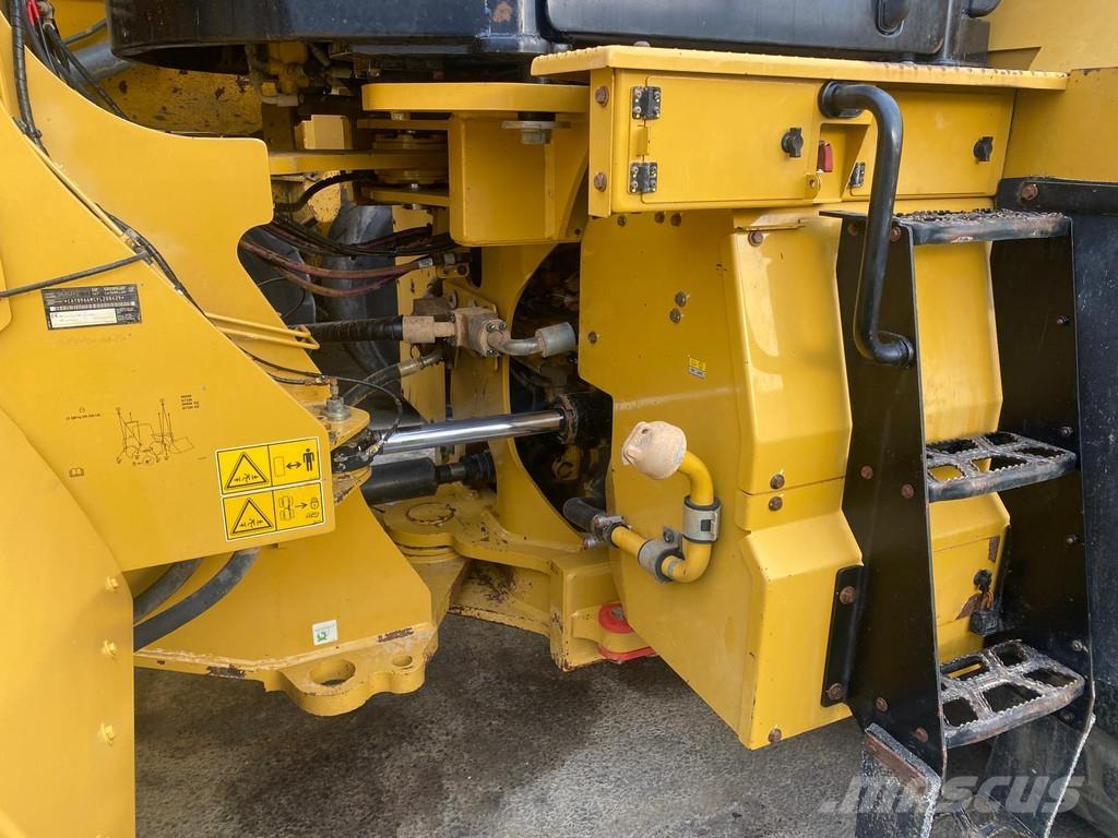 CAT 966 M NVT Фронтальні навантажувачі